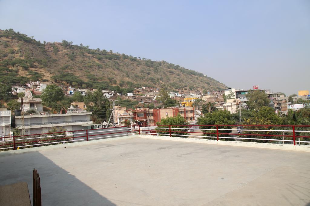 Hotel Ramnivas Udaipur Ngoại thất bức ảnh