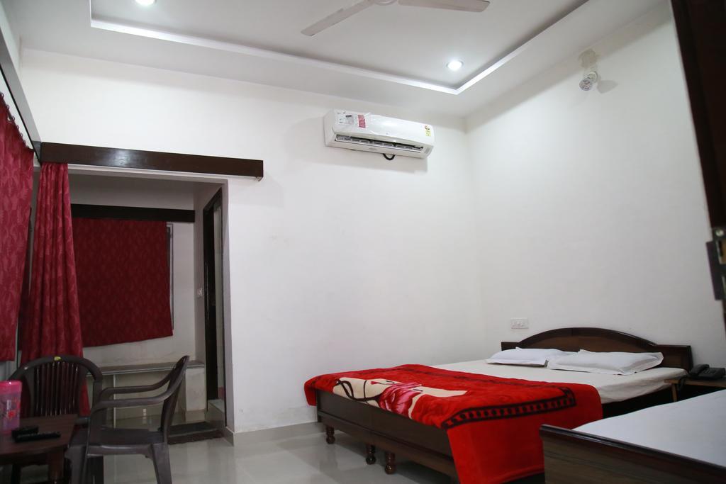 Hotel Ramnivas Udaipur Ngoại thất bức ảnh